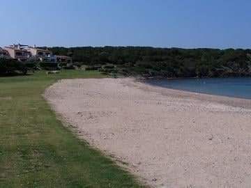 Sardegna PORTO CERVO Loc. CALA DEL FARO bilocale, giardino privato e portico.