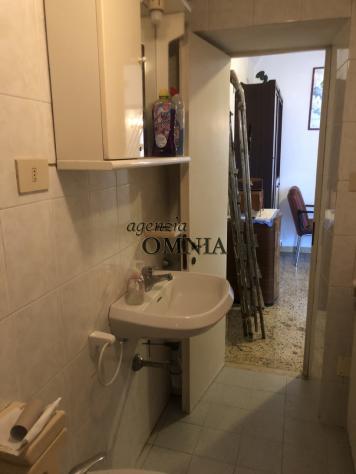 Immobile terratetto, da ristrutturare, disposto su due piani principali, oltre cantina e soffitta, con un gradevole giardino interno ed alcune pertine - Foto 16