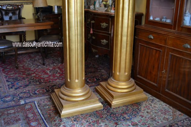 Coppia di colonne dorate alte 225 cm. con capitelli stile ionico - Foto 9