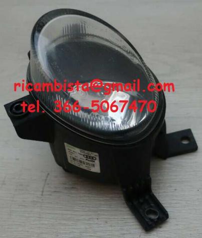Audi A3 Sportback 2007 faro antinebbia destro 8E0941700C - Foto 2