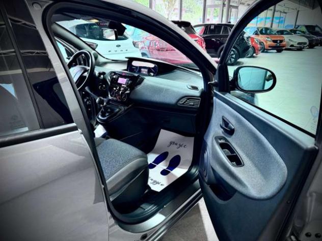 Lancia Ypsilon 1.0 70CV Hybrid Silver - Foto 9