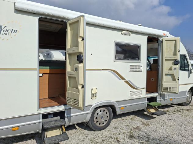 MOTORHOME MOBILVETTA IVECO DINETTE LETTO FRANCESE BASCULANTE GANCIO TRAINO CLIMATIZZATORE GEMELLATO POSTERIORE FOTOVOLTAICO CAMPEGGIO CAMPER USATI G - Foto 7