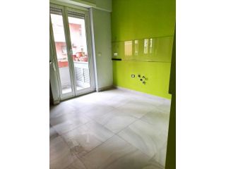 Bilocale appena ristrutturato zona Marconi