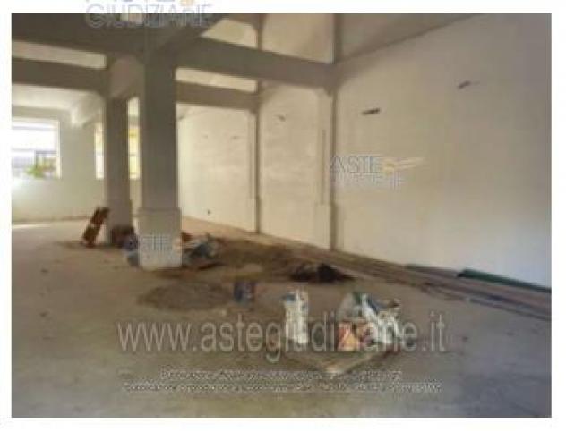 IMMOBILI-IMMOBILE COMMERCIALE-Via Santa Maria in Piano, 65014 Loreto Aprutino PE, Italia - Foto 7