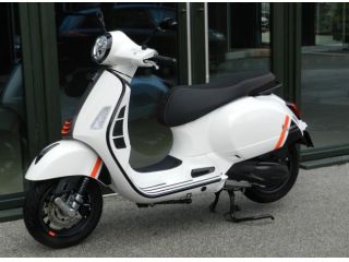 Vespa GTS 300 Super Sport del 2024