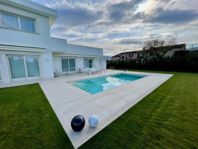 VILLA di 12 vani e di 180 mq (PIETRASANTA) rif. 442/VV - Foto 6