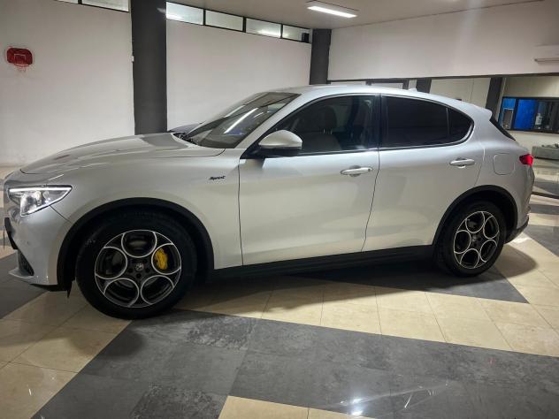 Alfa Romeo Stelvio 2.2 Turbodiesel 190 CV AT8 Q4 Sprint - Foto 4