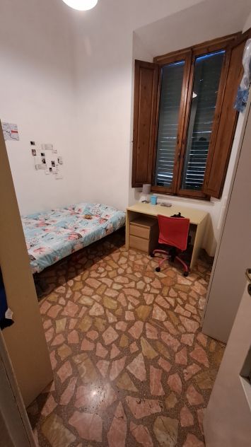 Libere due camere singole in piazza Pera per studentesse - Foto 2