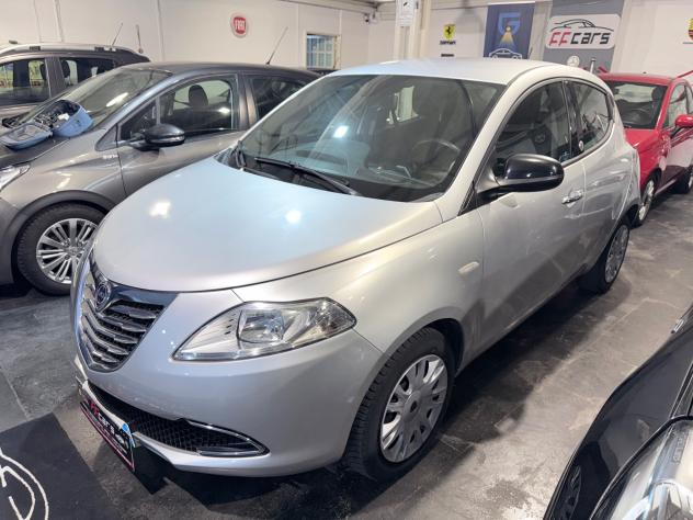 Lancia Ypsilon 1.2 69 CV 5 porte GPL Ecochic Gold - Foto 3