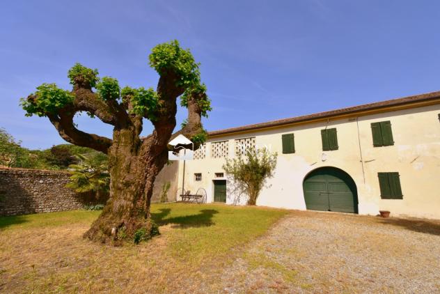 CASA INDIPENDENTE di 20 vani e di 500 mq (GODEGA DI SANT'URBANO) rif. GG56_6 - Foto 4