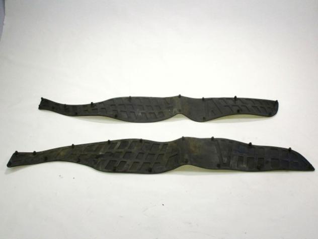 SET TAPPETINI PEDANE SUZUKI BURGMAN UH 200 2006 - 2012 4821103H00291 4822103H00291 FOOTRESTS MAT - Foto 2