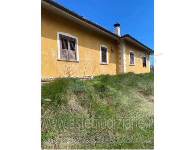 casa indipendente in vendita ad Avezzano