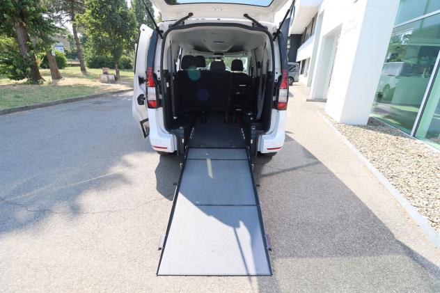 Volkswagen Caddy 1.5 TSI Space con pianale ribassato Focaccia F-Style - Foto 2