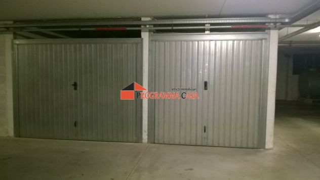 POMEZiA COLLI DI ENEA VIALE ODISSEO BOX DOPPIO 2 SERRANDE - Foto 6
