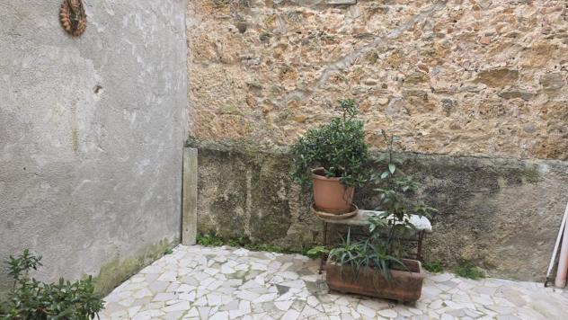APPARTAMENTO di 4 vani e di 66 mq (PIETRASANTA) rif. P319 - Foto 2