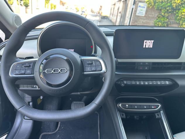 Fiat 600 Hybrid 110 CV DCT MHEV La Prima - Foto 10
