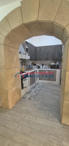 VALDERICE - Casa a solo piano terra e primo, mq 180 ca, ampio 4 vani oltre accessori con giardino e terrazzo. Ristrutturata. Euro 200mila CL GI - Foto 2