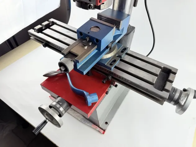 Fresatrice e perforatrice di precisione EMCO Maximat F1 - Foto 8