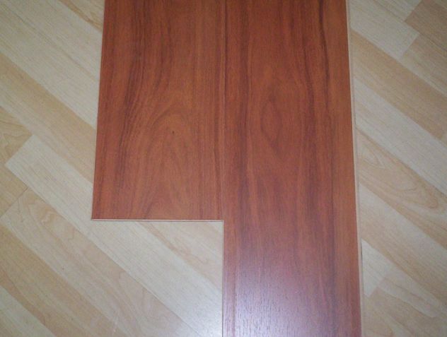 LAMINATO PAVIMENTO MELAMINICO DOUSSIE PLANCIA ULTIMI 40 MQ