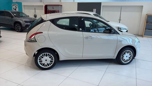 Lancia Ypsilon 1.2 69cv GPL Ecochic Gold - Foto 4