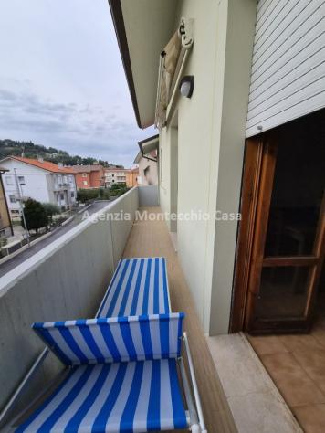 AMPIO APPARTAMENTO INDIPENDENTE CON MANSARDA, GARAGE, DUE POSTI AUTO E OLTRE 200 MQ DI SCOPERTO ESCLUSIVO - Foto 11