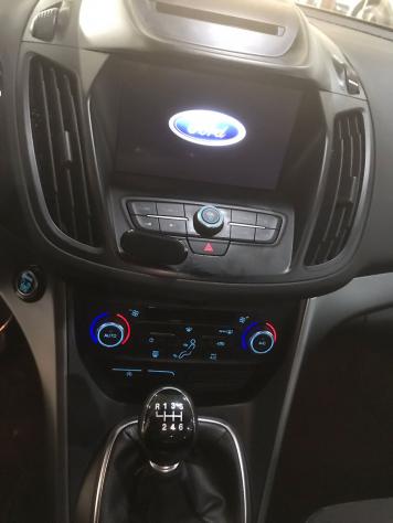 Ford Kuga 1.5 TDCI 120 CV S&S 2WD Business - Foto 10