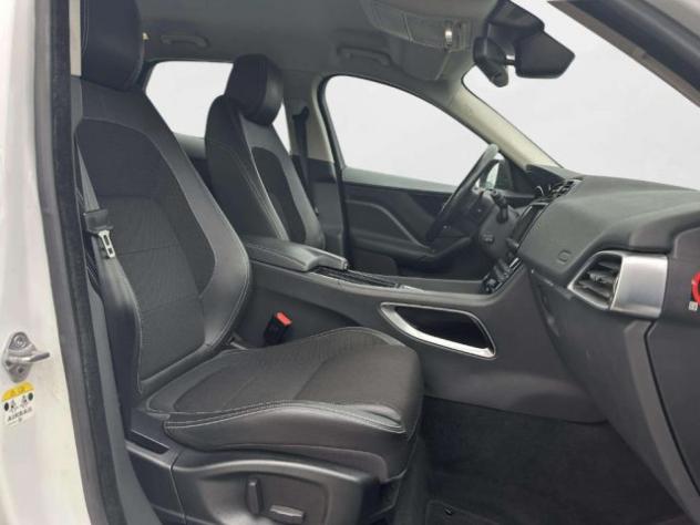 JAGUAR F-Pace 2.0 D 180 CV AWD aut. R-Sport rif. 23033919 - Foto 3