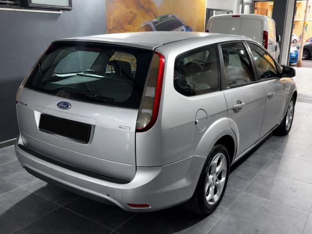 Ford Focus 1.6 TDCi (110CV) SW Tit. DPF - Foto 4