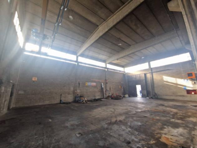 Immobile di 2400 m² con più di 5 locali in vendita a Pero - Foto 15
