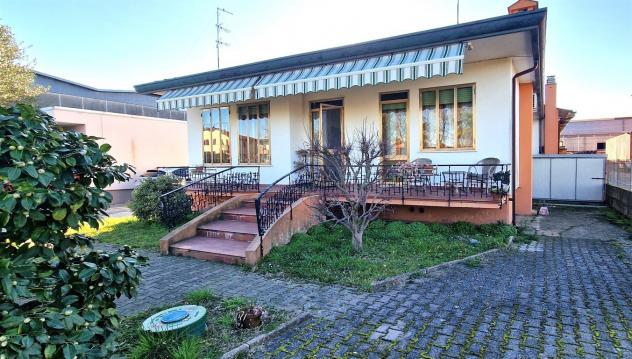 Casa Indipendente 6 locali - Rif. 2402