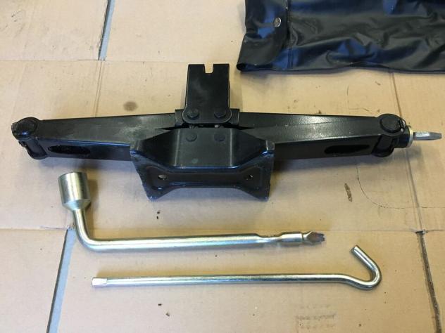KIT soccorso Crik e chiavi Originale Mitsubishi Pajero PININ - Foto 3
