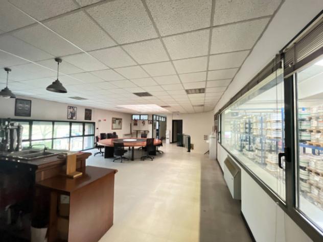 Immobile di 2600 m² con 5 locali in affitto a Bedizzole - Foto 8
