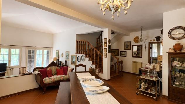 Villa indipendente con ampio giardino e taverna – Greve in Chianti (frazione Greti ) - Foto 4