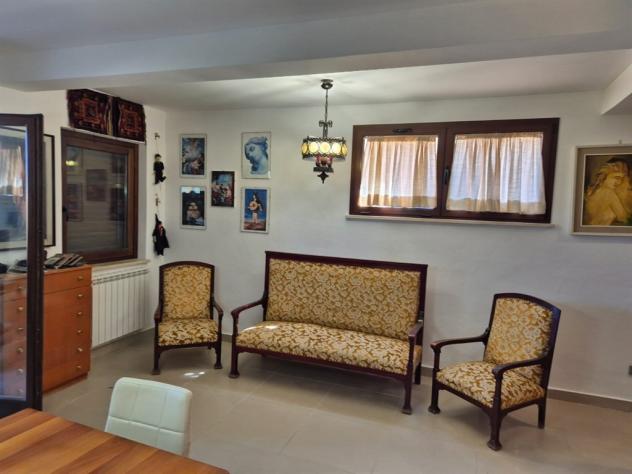 Villa panoramica a schiera con due unità abitative - Foto 9