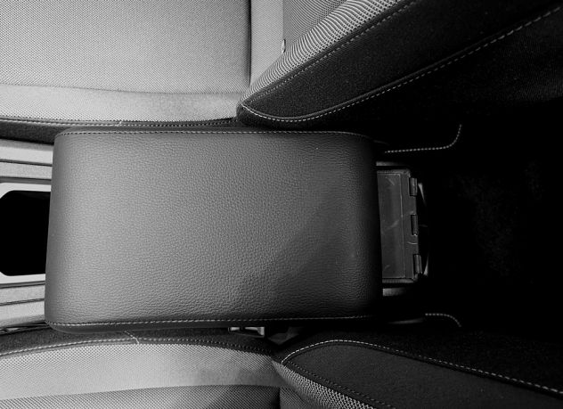bracciolo Seat Leon 4 con portaoggetti montaggio NO VITI - Foto 2