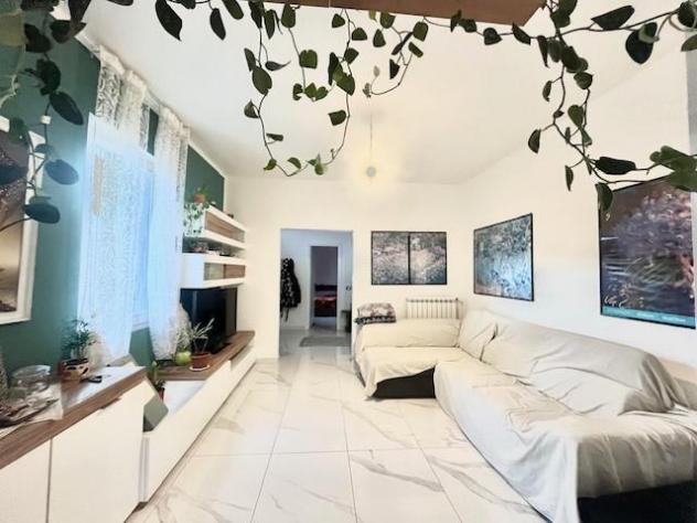 appartamento in vendita a Luni in zona Dogana