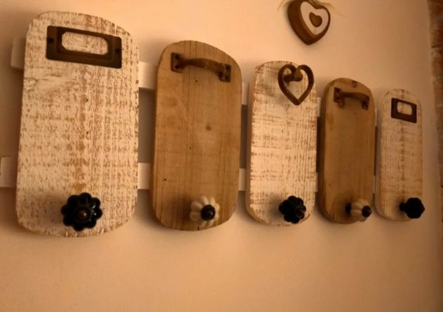 Appendiabiti da parete in legno - Foto 3