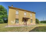 Casa indipendente di 238 m² con più di 5 locali e posto auto in vendita a B &hellip;