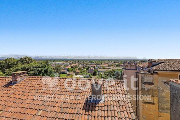 Appartamento di 100 m² con 3 locali in vendita a Oleggio