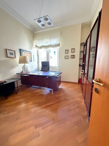ELEGANTE APPARTAMENTO NEL CUORE DI SALERNO - Foto 5