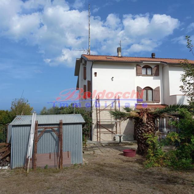 CAMINATE - VILLA IN COLLINA CON AMPIO TERRENO E SPLENDIDA VISTA - Foto 6