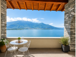 ESCLUSIVA VILLA IN SASSO CON VISTA MOZZAFIATO SUL LAGO DI COMO
