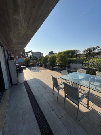 Eccezionale attico in citta' limitrofe al centro con meravigliosa vista ronchi - Foto 4