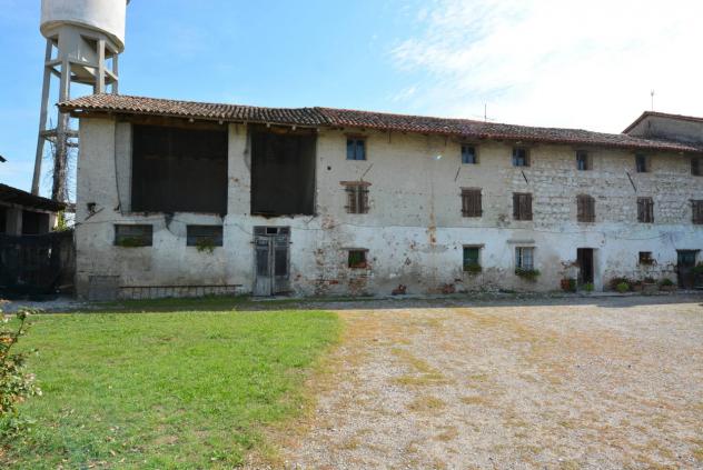 Casale in vendita a Chiopris-Viscone