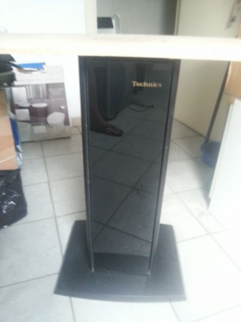Colonnina porta Cd e Tv