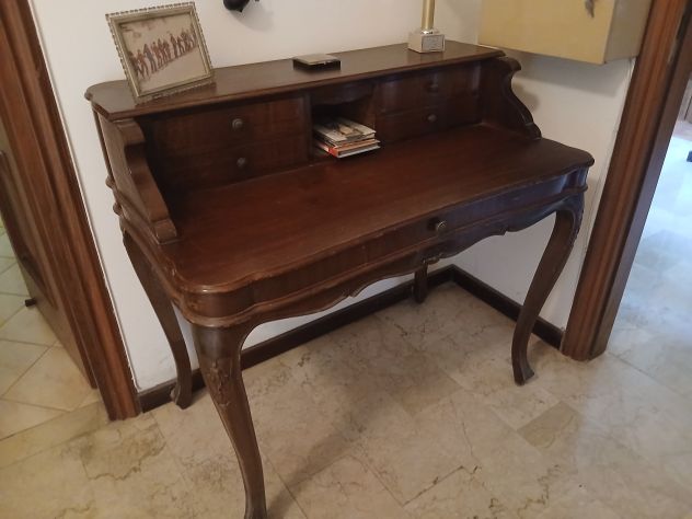 Scrittoio classico in legno