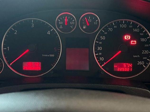 AUDI - A6 Avant Avant 2.5 V6 tdi quattro 180cv - Foto 4