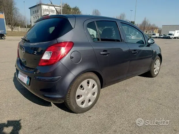 opel corsa benzina 1.2+ GPL - Foto 5