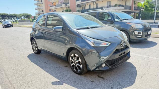 Toyota Aygo 1.0 VVT-i 72 CV 5 porte x-play LED NAVI KAMERA CERCHI 16 PDC BLUETOOTH - Foto 3