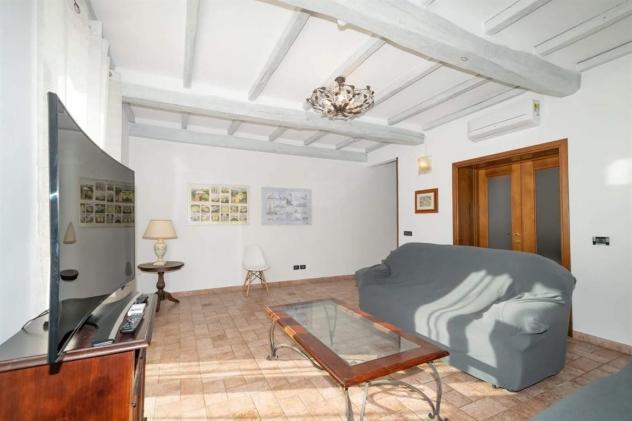 Appartamento con ingresso indipendente affacciato sulla Darsena medicea - Foto 7